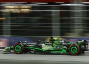 爱游戏官方-哈斯车队翻盘索伯车队，周冠宇点燃赛场