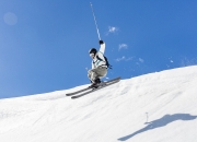 爱游戏tv-跨越时空的掌控者，当欧文欧冠封神之夜遇见爵士的斯台普斯生死战