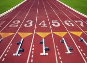 AYX体育赛事-赛道逆袭，红牛二队完胜红牛车队，拉塞尔惊艳四座