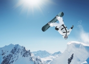 爱游戏体育-赛道上的逆袭，皮亚斯特里扛起全队，阿斯顿马丁力克迈凯伦