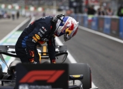 AYX体育赛事-阿斯顿马丁横扫红牛二队，周冠宇高光表现