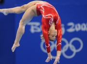 AYX官方直播-赛道风云，红牛二队强势崛起，汉密尔顿逆境闪耀