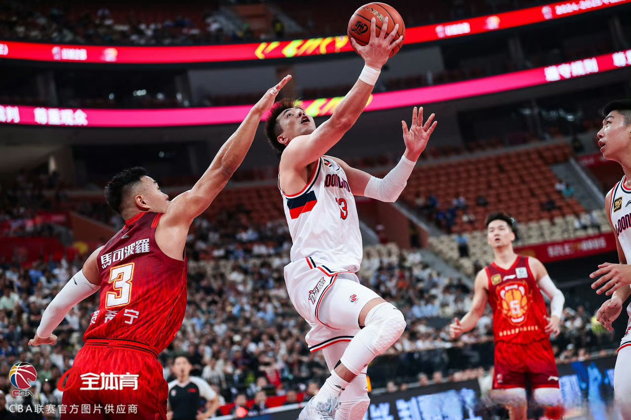76人力克山西队，郭艾伦关键制胜