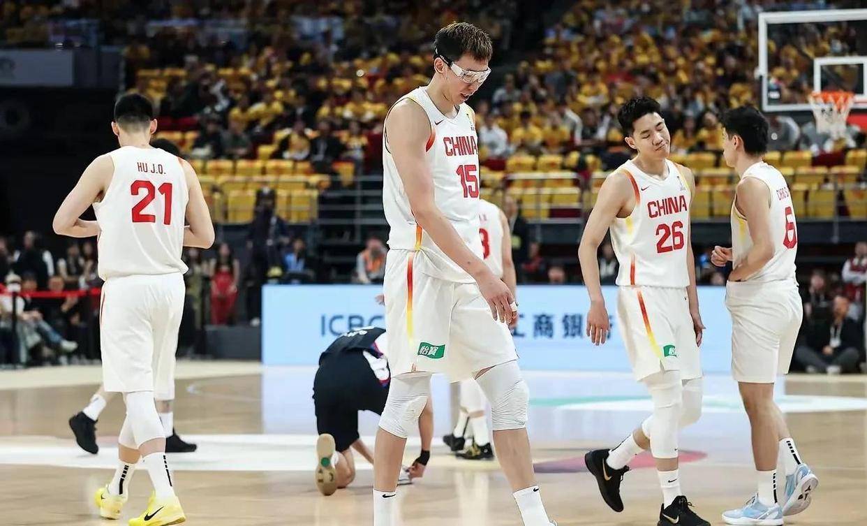 中国男篮爆冷加拿大男篮,波特统治全场 中国男篮爆冷加拿大男篮,波特统治全场