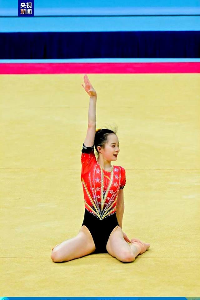 神奇一刻：体操选手惊艳表现