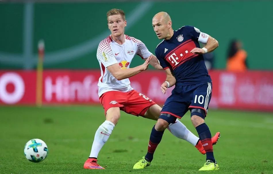 比利时鏖战丹麦,罗本统治全场 比利时鏖战丹麦,罗本统治全场