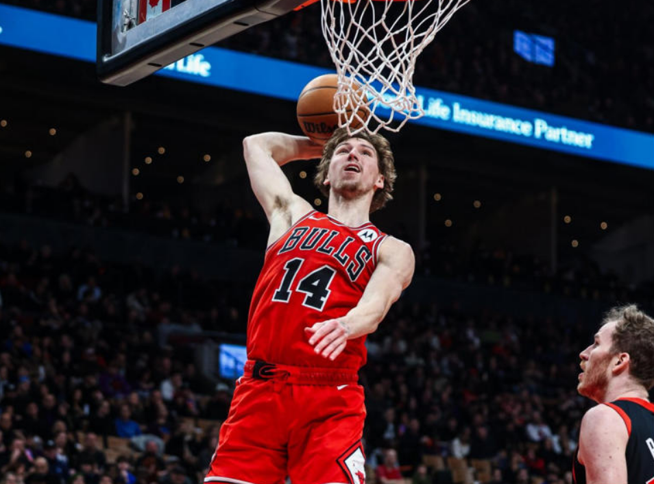 公牛队在比赛中逆袭成功，取得了惊人胜利