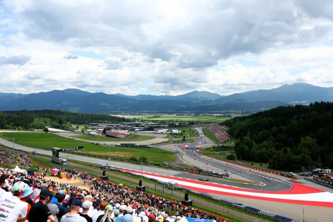 迈凯伦横扫梅赛德斯，阿隆索高光表现