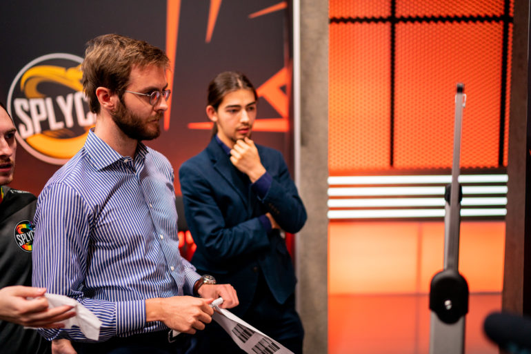 教练组研究对手战术调整覆盖全员