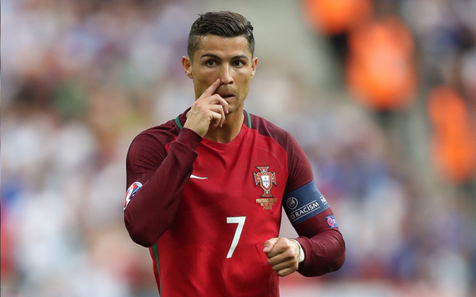 那不勒斯决胜局带走几内亚，凯塞多于德甲争冠战接管比赛，足球世界的双线狂想曲